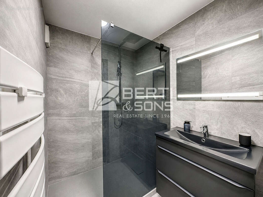 Appartement à MANDELIEU-LA-NAPOULE
