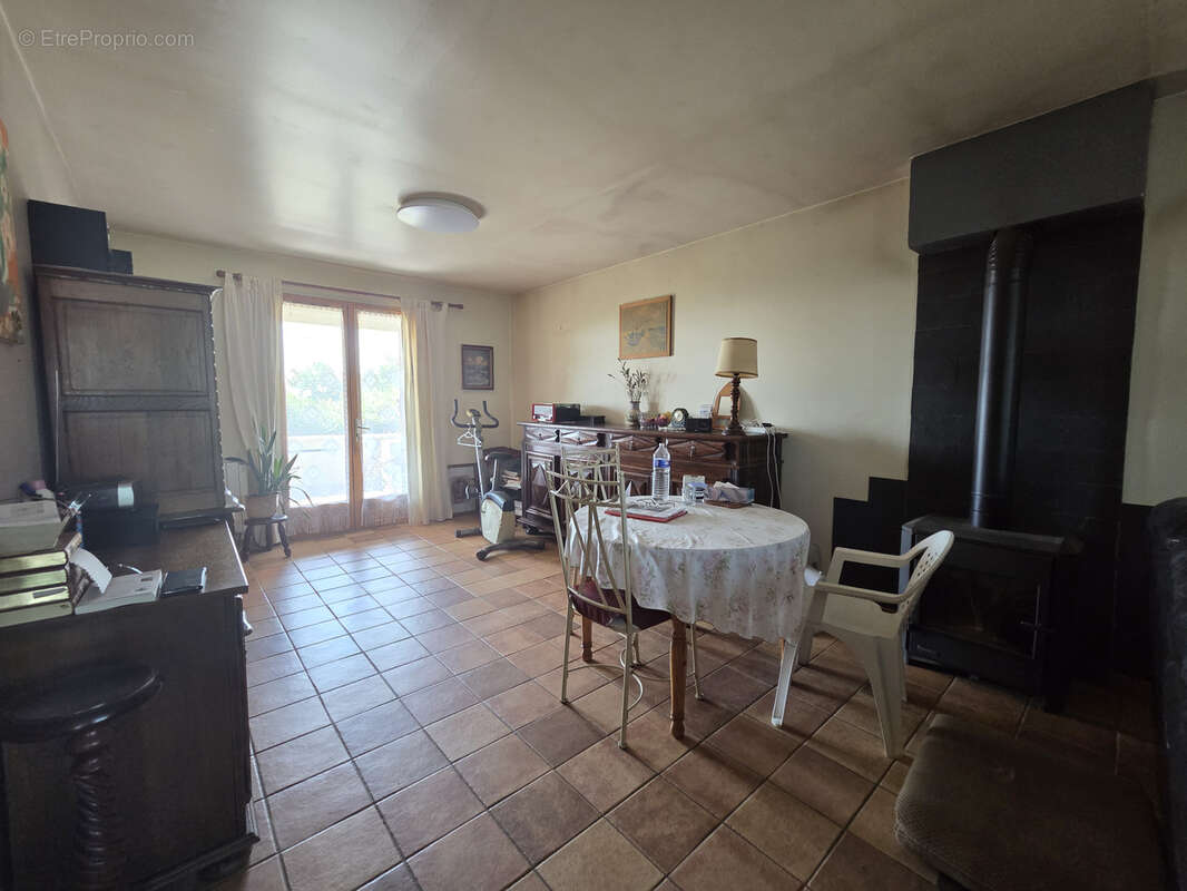 Maison avec sous-sol, grand terrain constructible, à 20 min de Bergerac - photo 5
