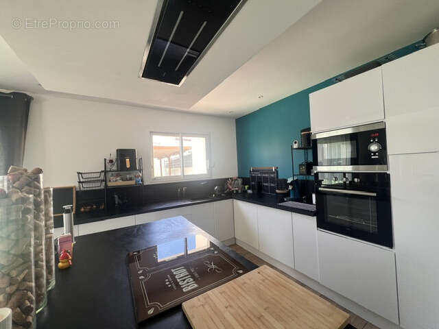 Maison avec étage avec garage et jardin - photo 2