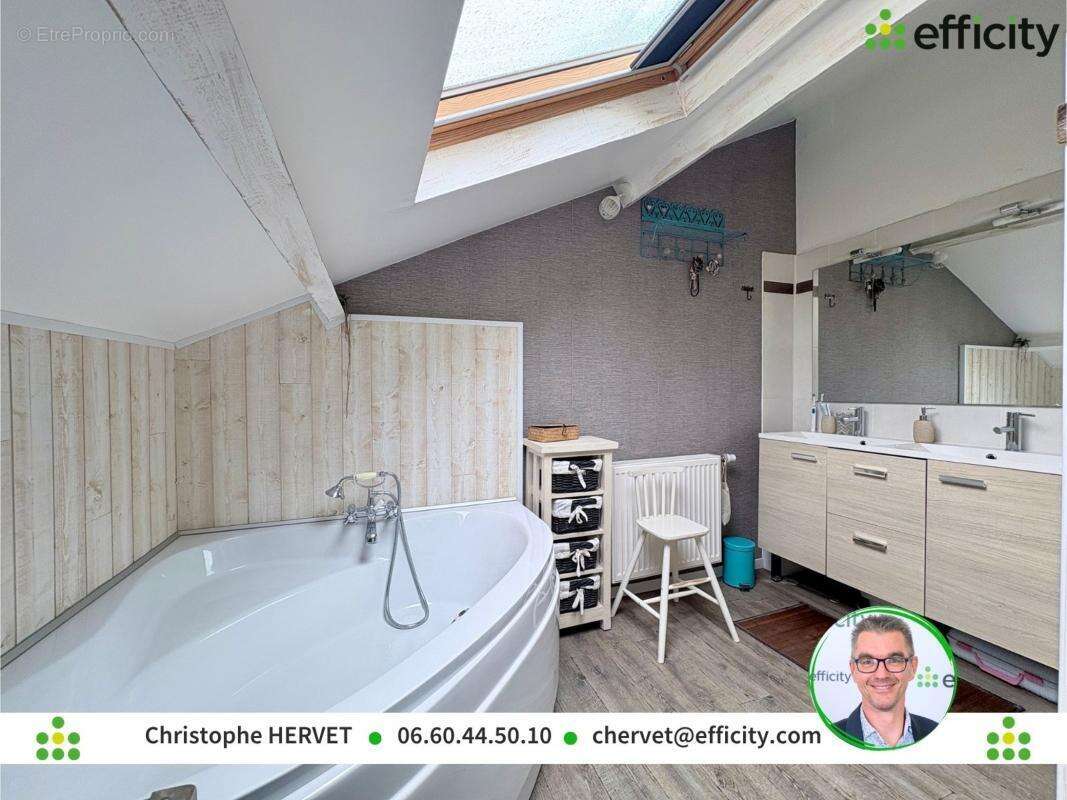 Maison 162 m² à Ruelle-Sur-Touvre  - photo 12