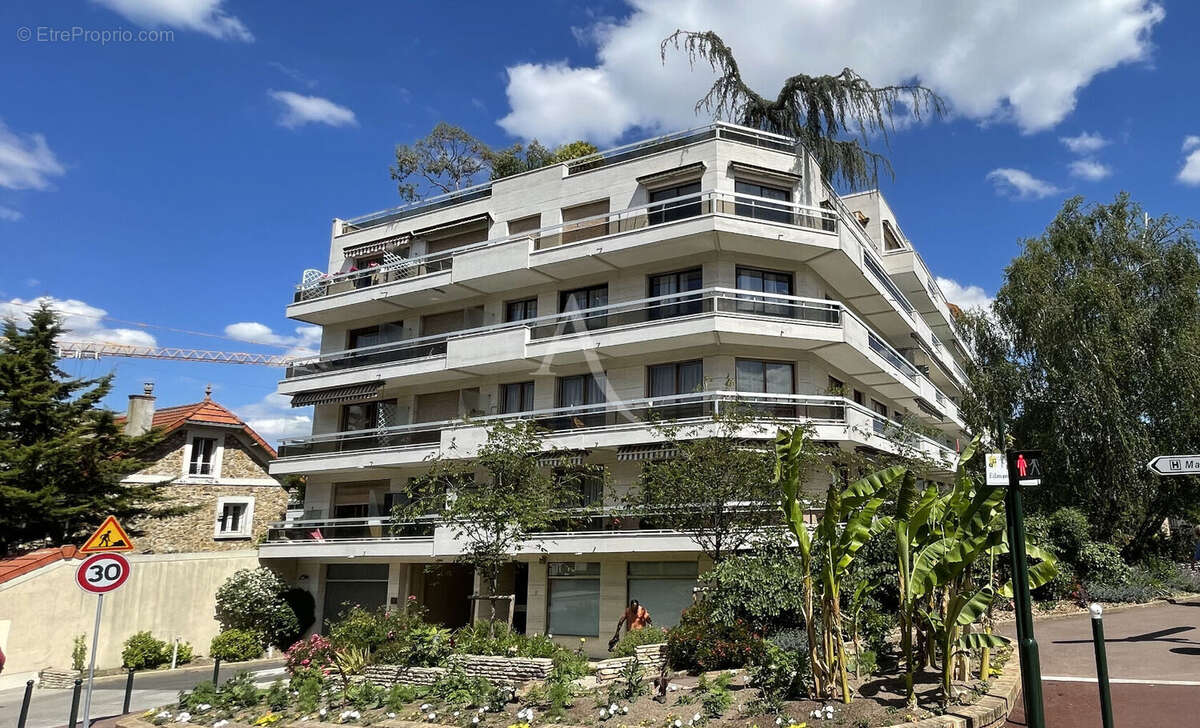 Appartement à LE PLESSIS-ROBINSON