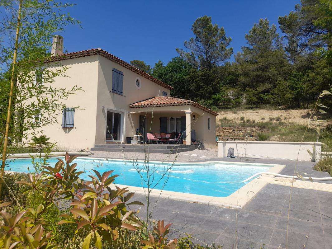 Maison à GINASSERVIS