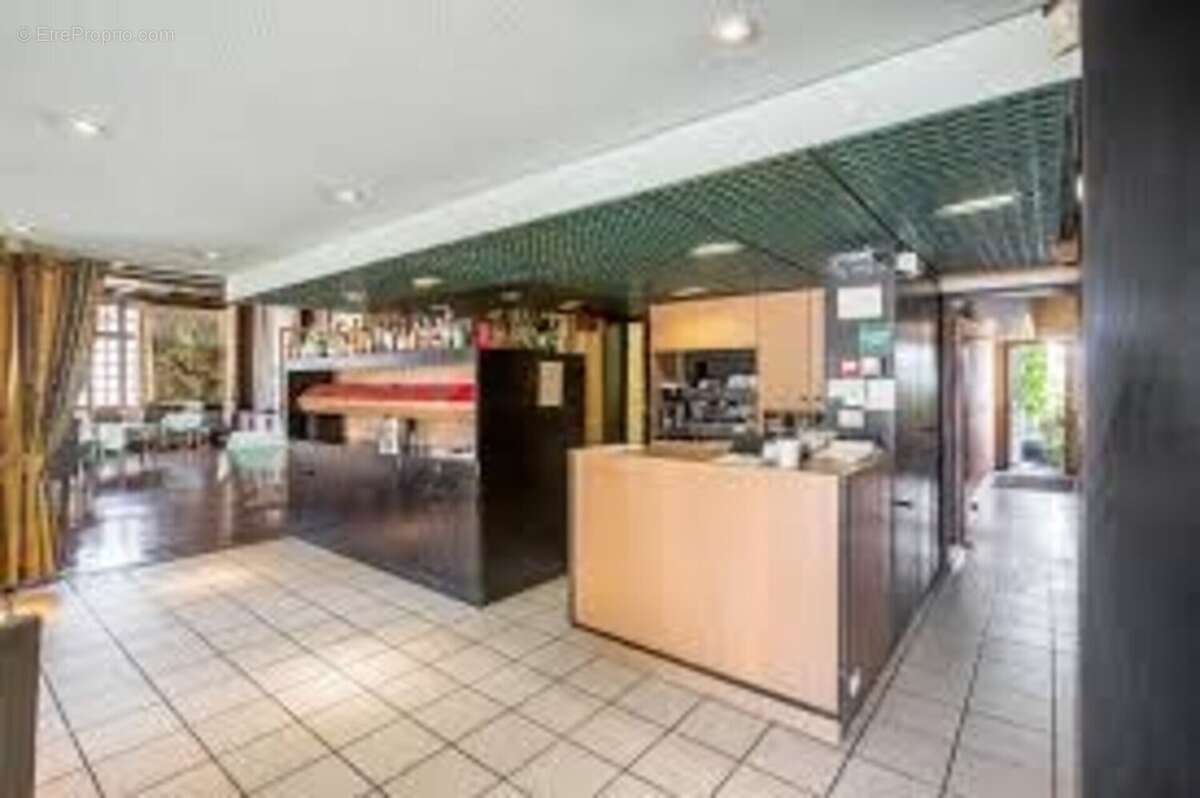 Dpt Allier (03), à vendre ESTIVAREILLES , Murs et Fond ,  Hôtel - Restaurant -Bar ( licence 4 ) 10 minutes de Montluçon - photo 14