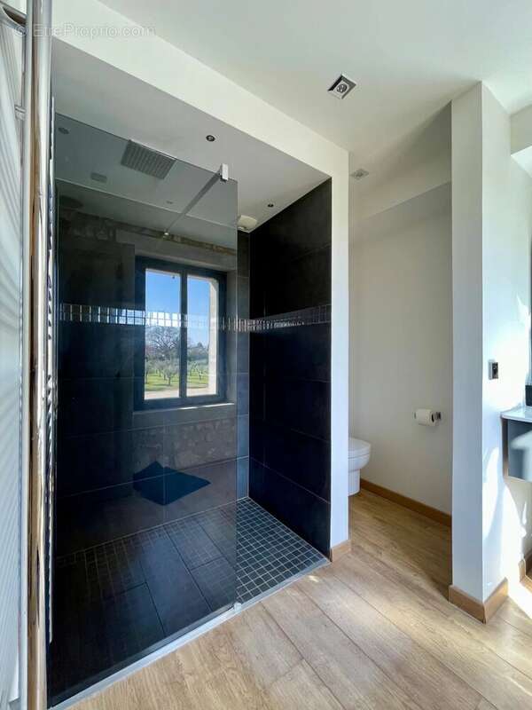 Maison à L&#039;ISLE-SUR-LA-SORGUE