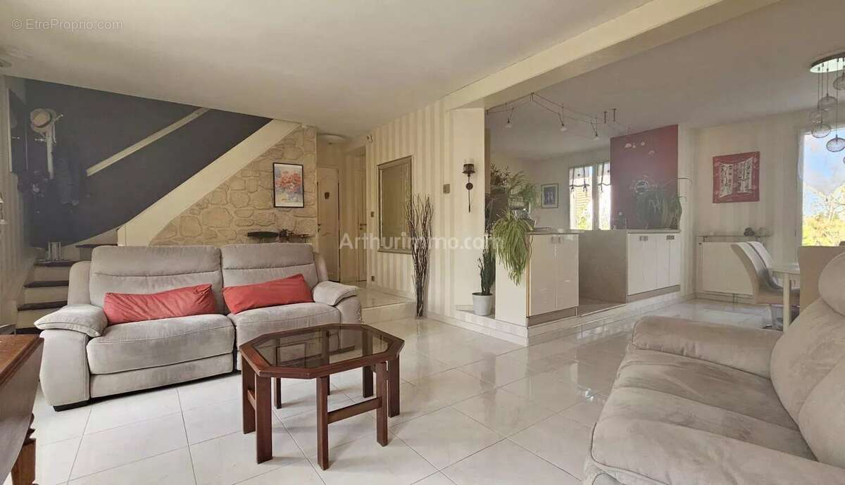 Maison à MONTLHERY