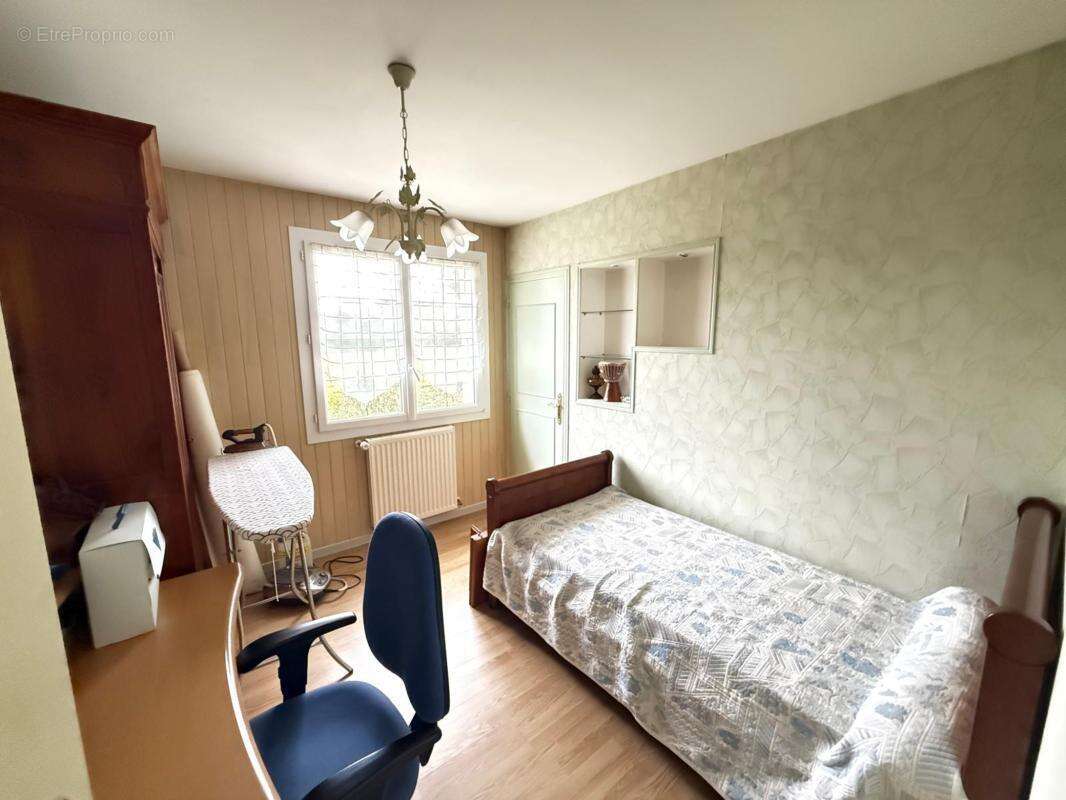 Maison à LES LANDES-GENUSSON