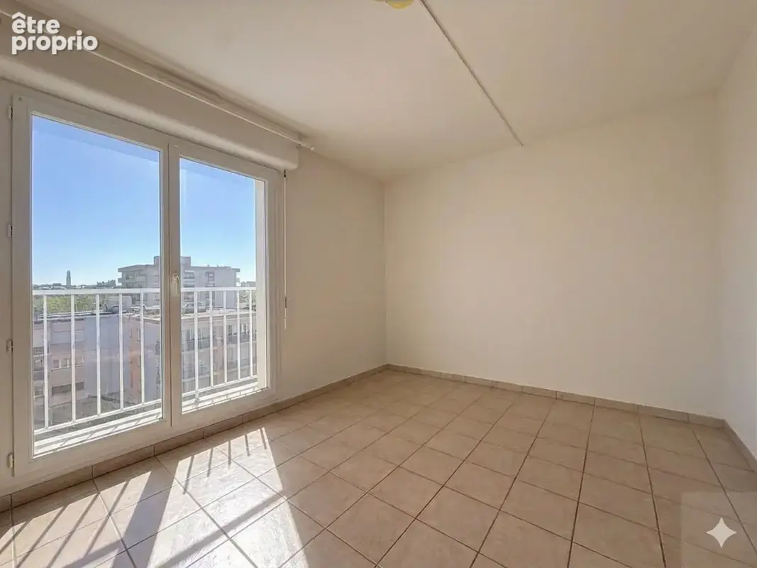 Amiens - quartier la hotoie - appartement t4 - dernier etage - place de parking - 1 ascenseur - photo 7