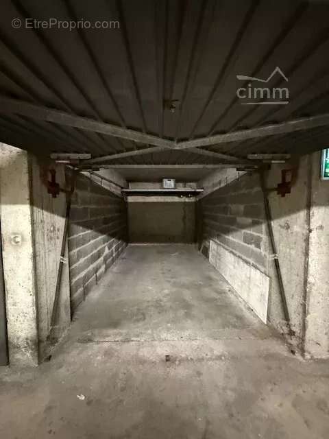 Parking à JOUE-LES-TOURS