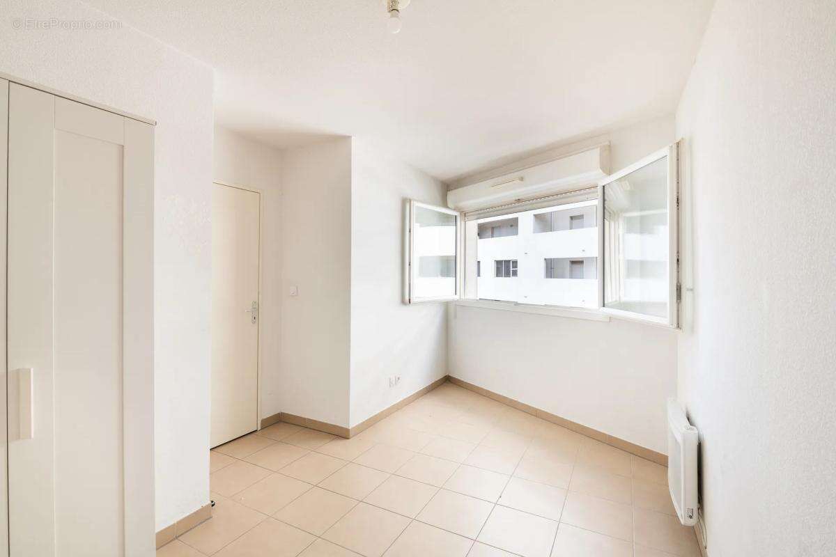 Appartement à MARSEILLE-3E