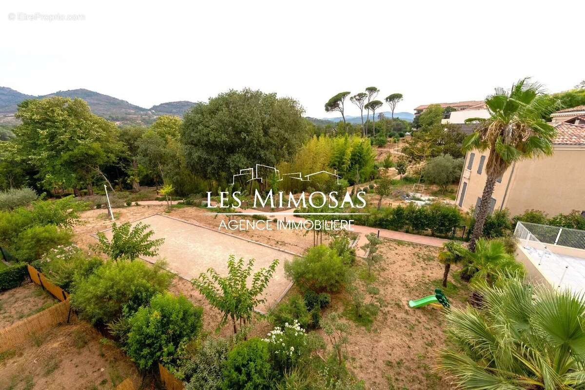 Appartement à LE MUY