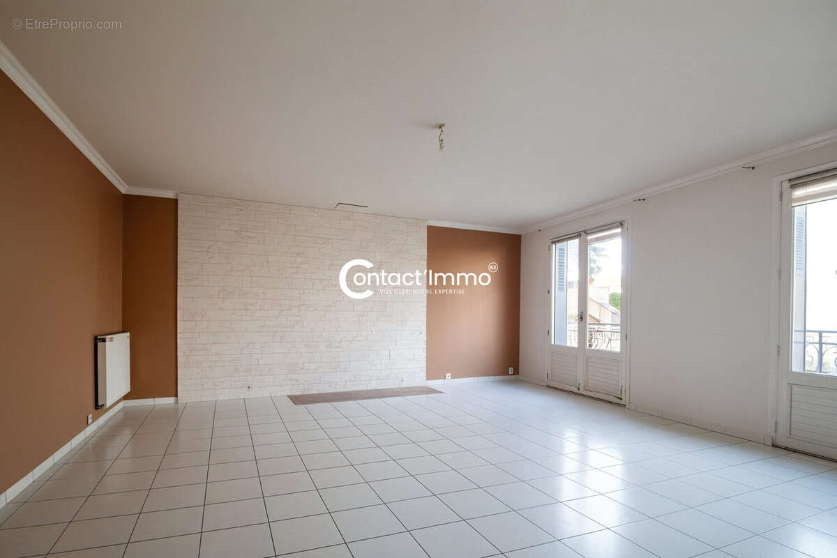 Appartement à MOZAC