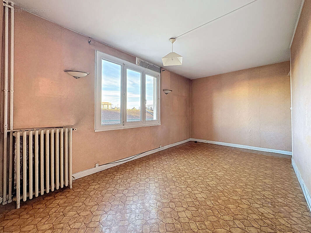 Appartement à SURESNES