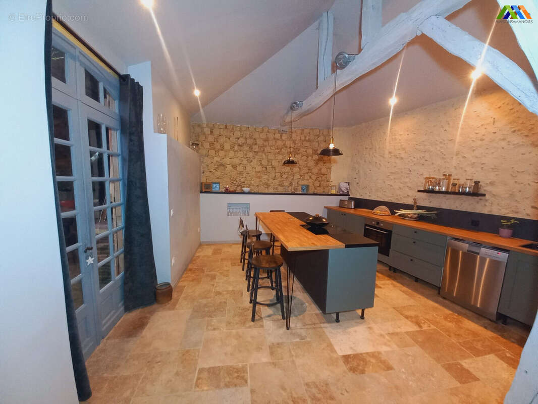 Maison 318 m² à Masseube  - photo 7