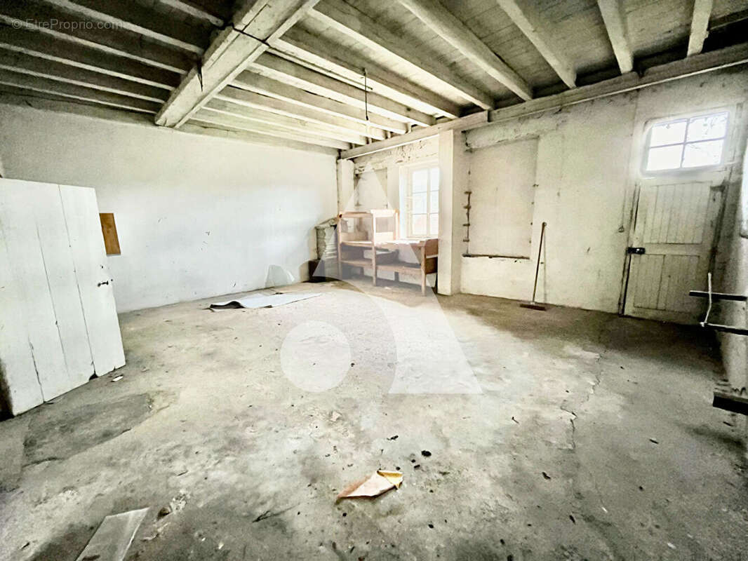 Commerce à NEUFCHATEAU