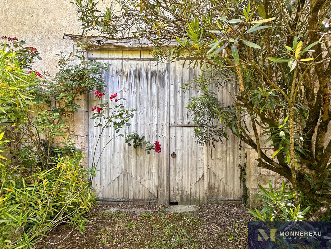Maison à BARBEZIEUX-SAINT-HILAIRE