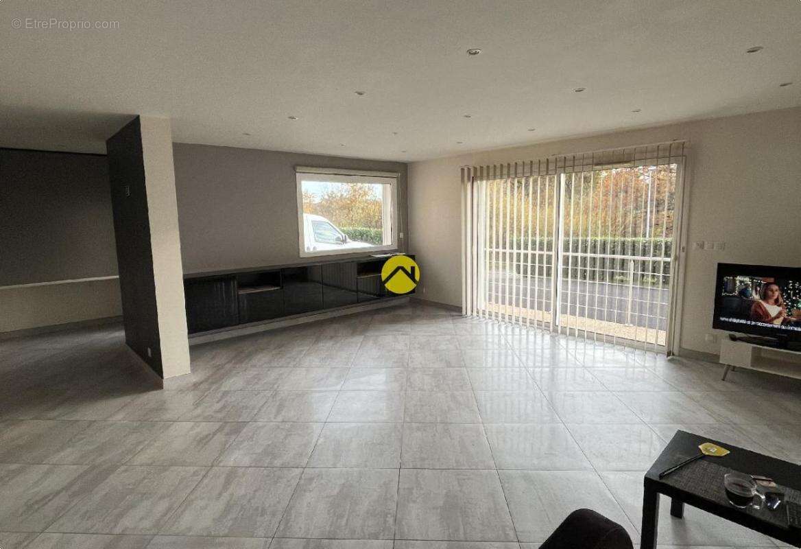 Maison à PUY-GUILLAUME