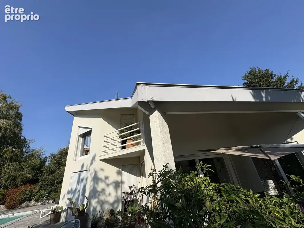 Maison T7 de 135.47 m2 avec piscine et annexes sur terrain de 1053 m2, 07500 GUILHERAND-GRANGES - photo 19