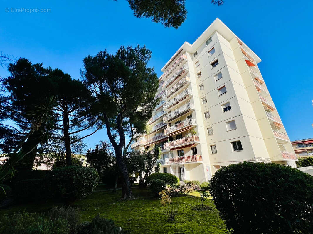 Appartement à LE CANNET