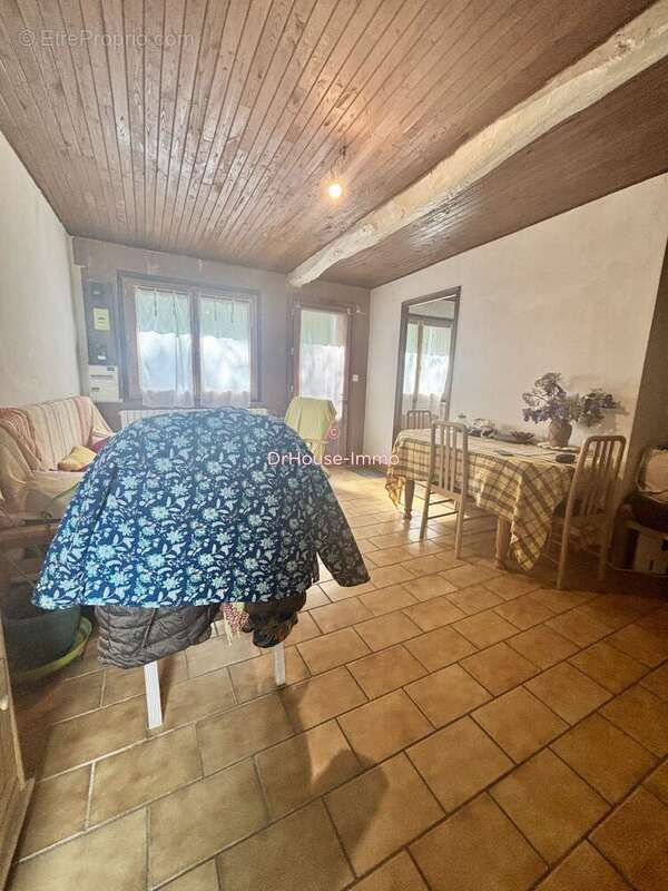 Maison à AGONAC
