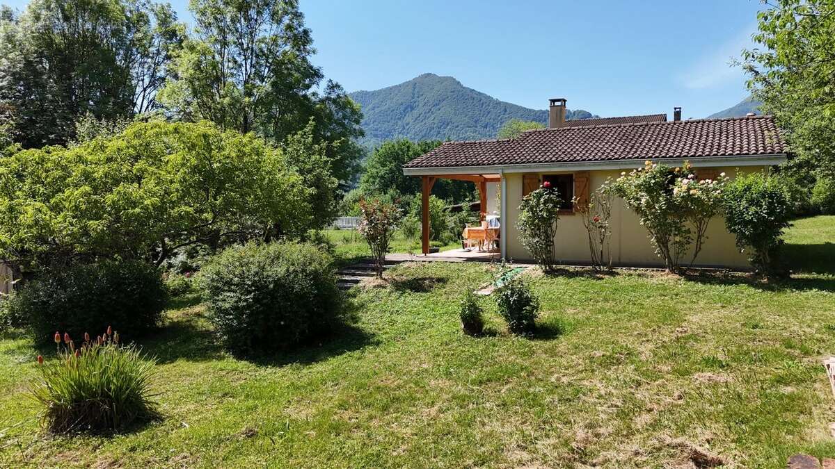 Maison malie de 42 m2 sur 2079 m2 de terrain - photo 4