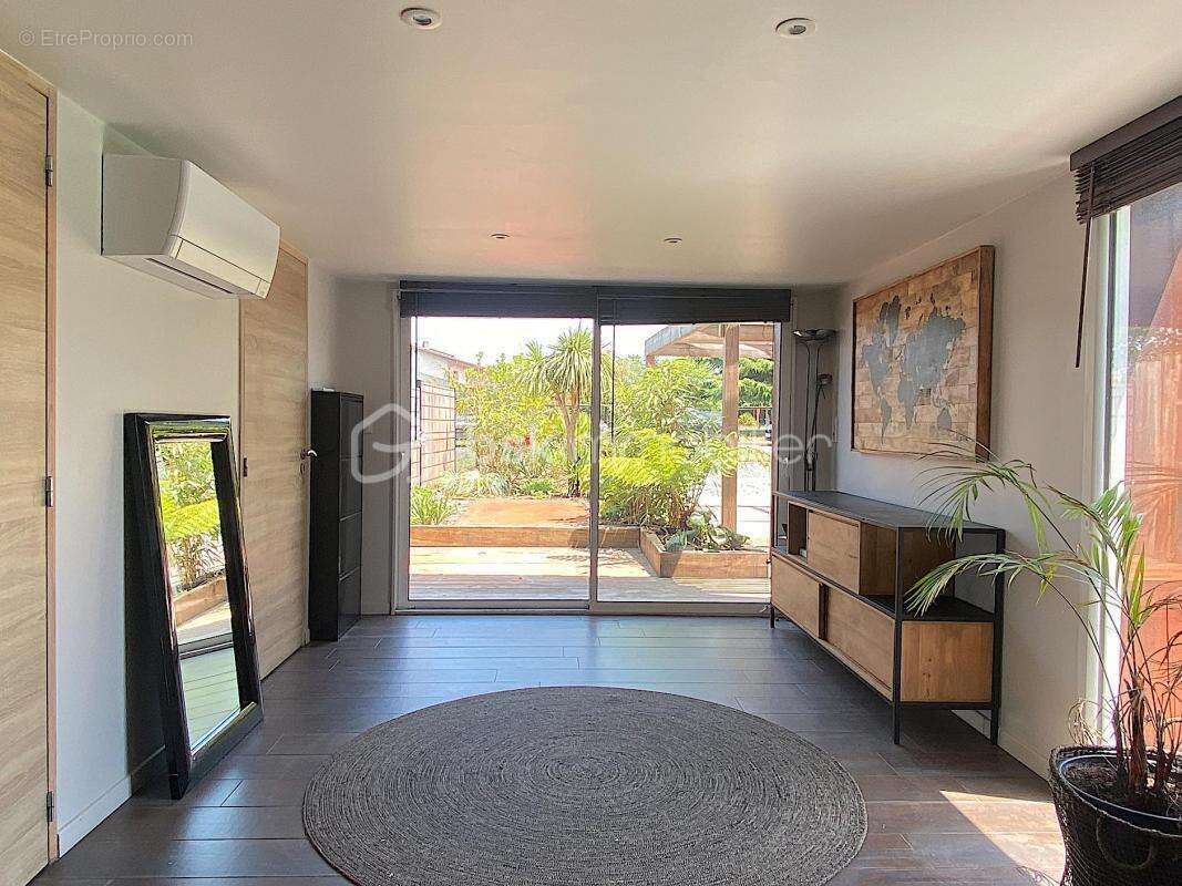 Maison à LE HAILLAN