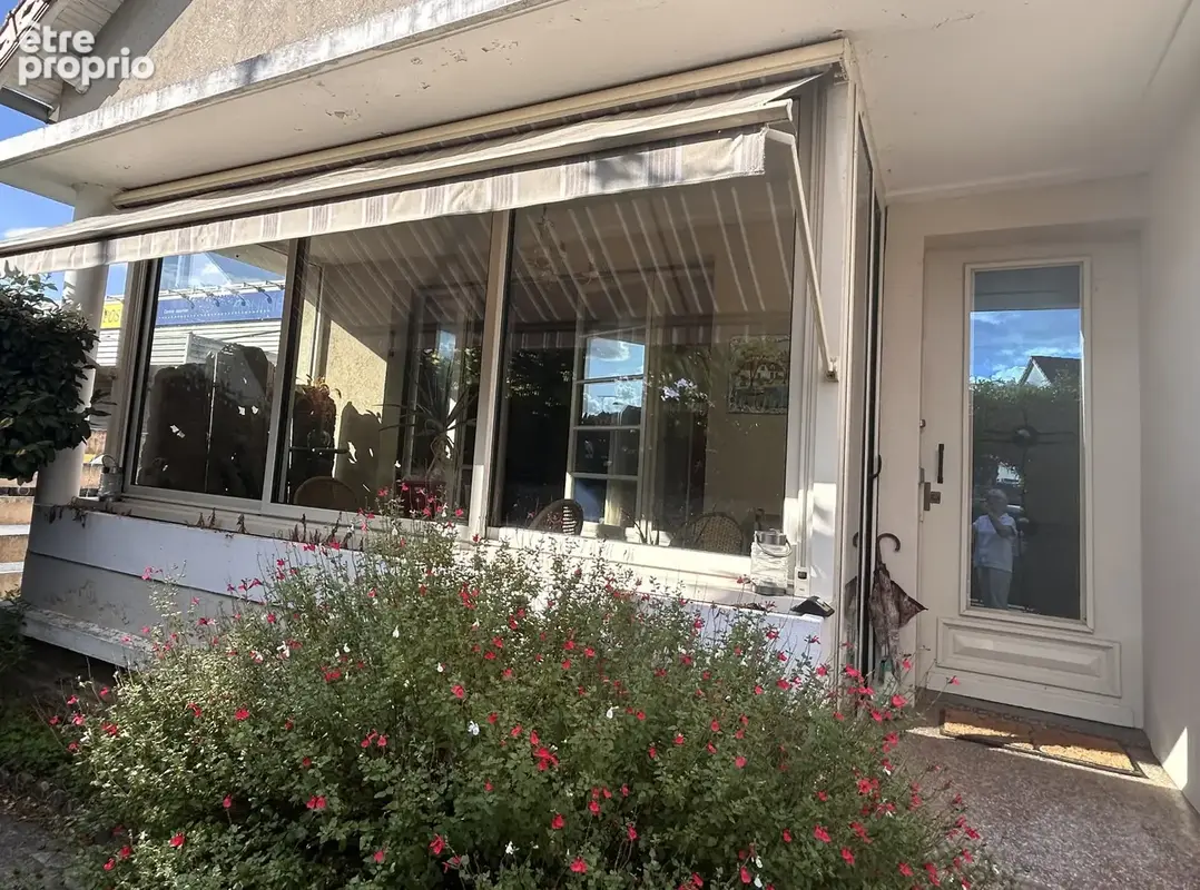 A VENDRE - Maison 4 pièces avec vie de plain-pied - garage/atelier de 90 m2 environ et jardin proche centre-vi - photo 16