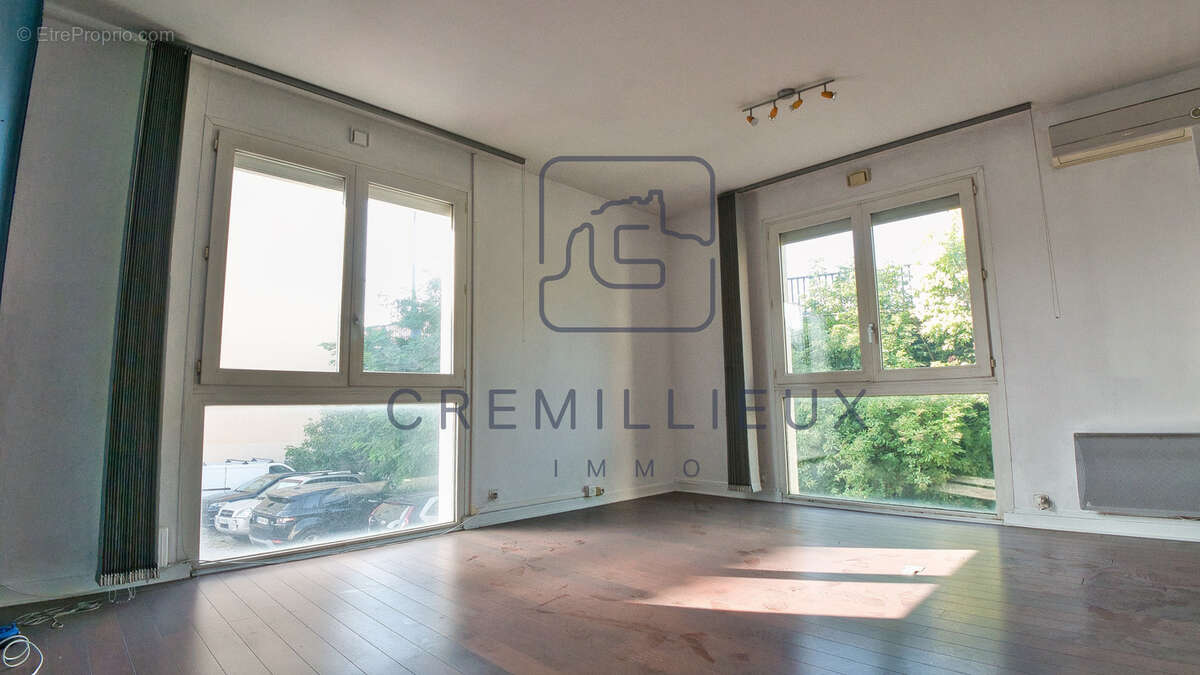 Local commercial ou professionnel Guilherand-Granges 225 m2 - photo 6