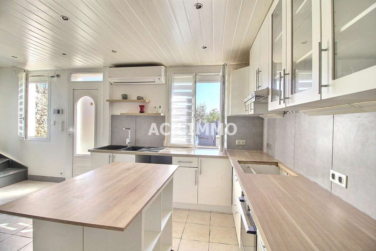 Maison à CHANTELOUP-LES-VIGNES