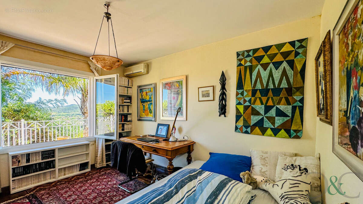 Maison à BORMES-LES-MIMOSAS