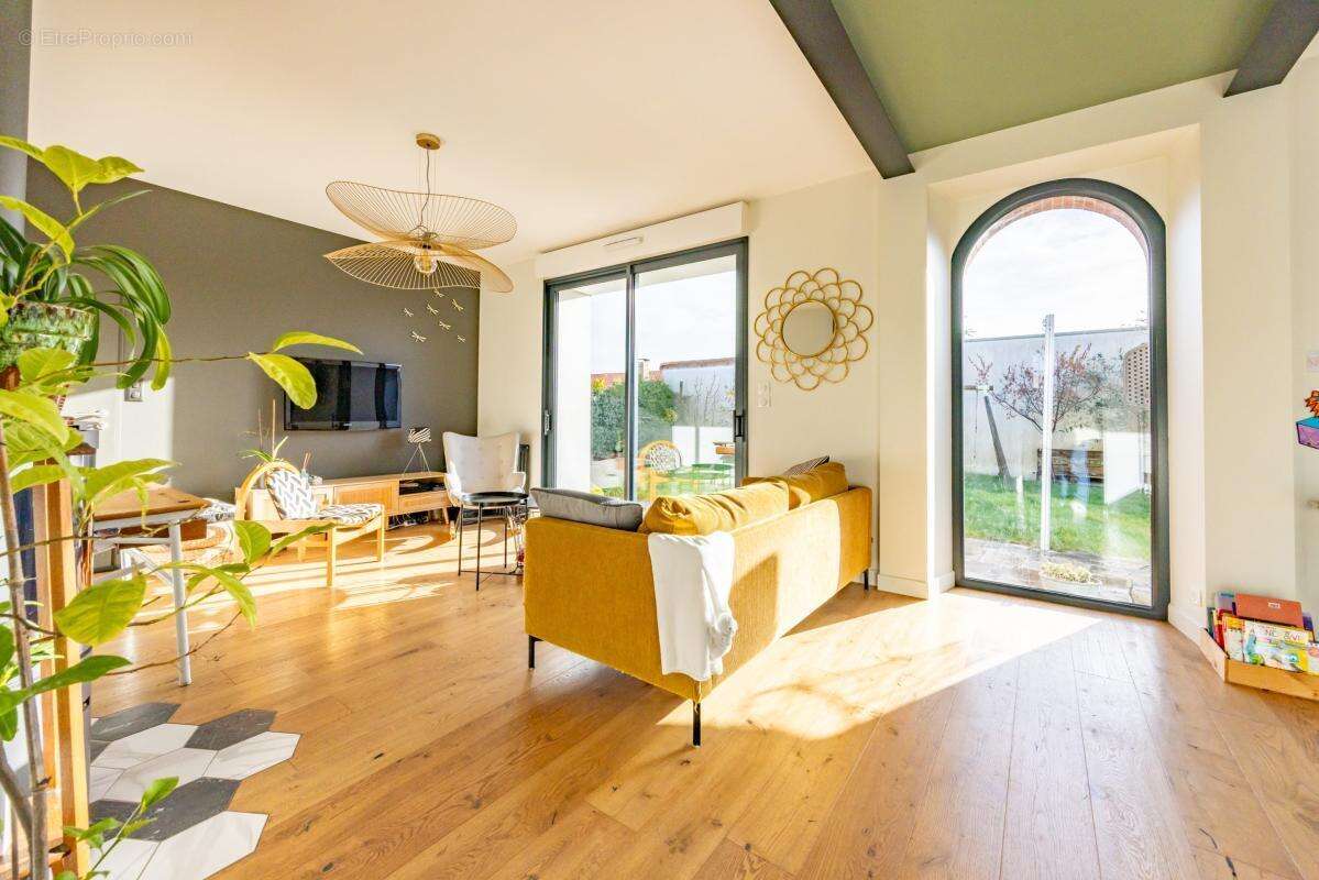 Maison à SAINT-SEBASTIEN-SUR-LOIRE