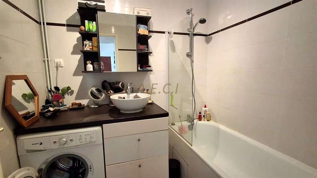 3 pièces 53m² Colombes Agent Sarre - photo 7