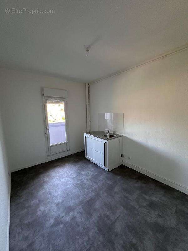 Appartement à LE PUY-SAINTE-REPARADE
