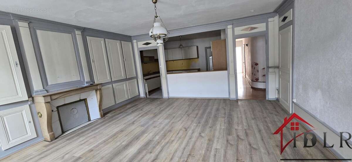 SALINS LES BAINS, Centre-Ville . Immeuble de rapport  289 m2 - photo 4