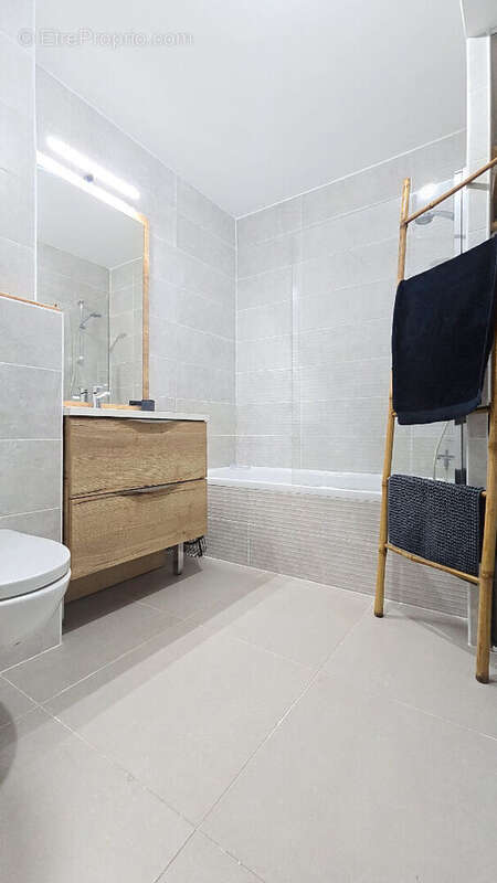 Appartement à VILLENEUVE-LOUBET