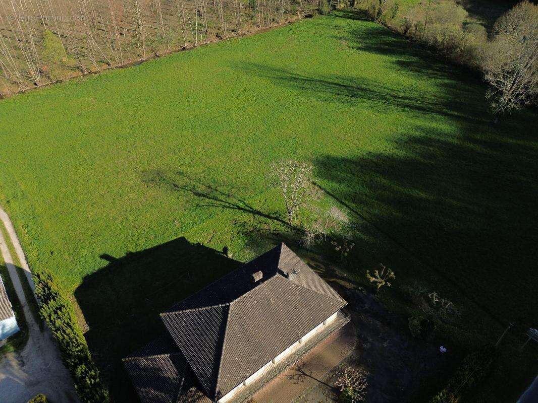 Maison à SAINT-GEORGES-DE-MONTCLARD