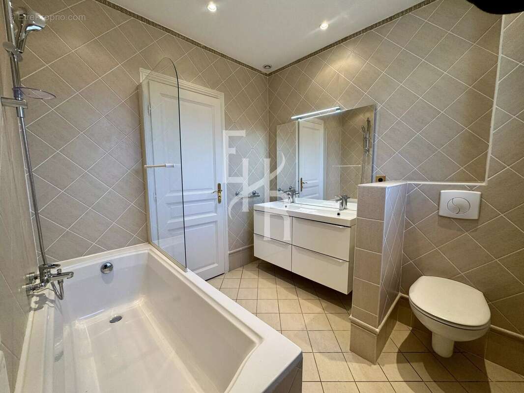 Maison à MOUGINS