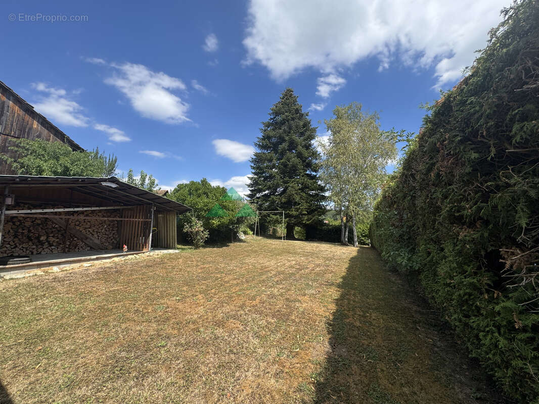 maison 5 pièces sur une beau terrain de 8.29 ares - photo 2