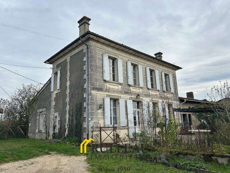 Maison à VERAC
