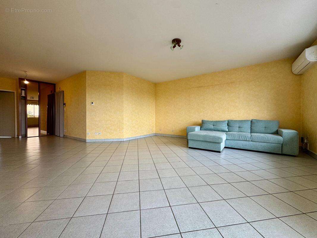 Appartement à BRON