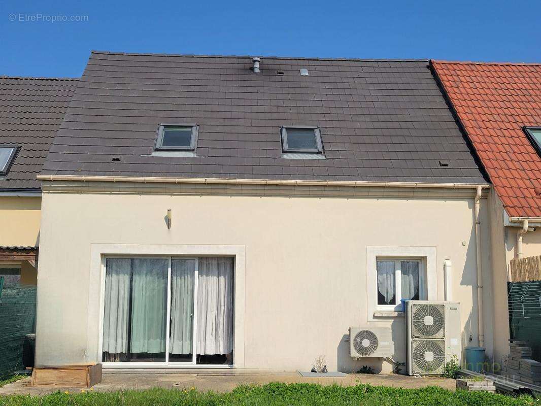 Maison à AUNEAU