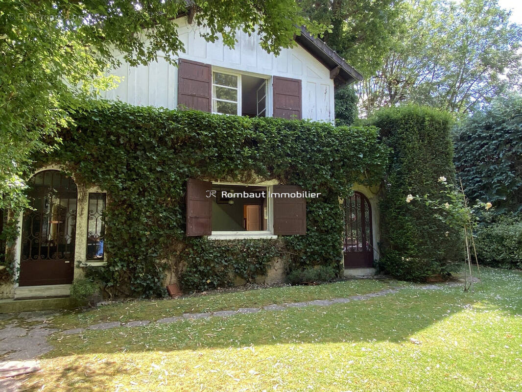 Maison à LA CELLE-SAINT-CLOUD