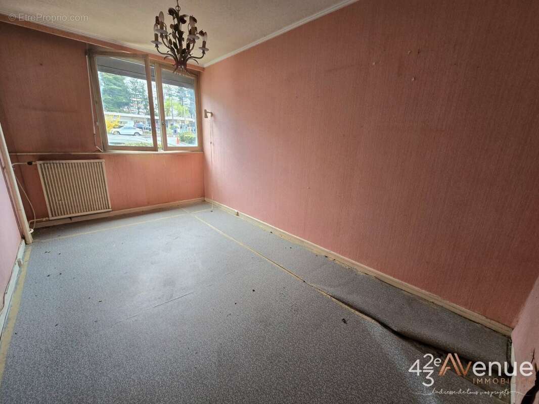 Appartement 46 m² à Saint-Etienne  - photo 2