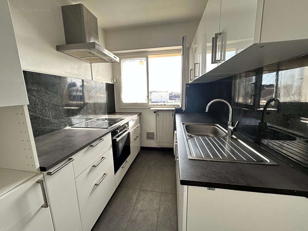 Appartement F2 au centre ville de Mantes la jolie, avec place de stationnement - photo 4