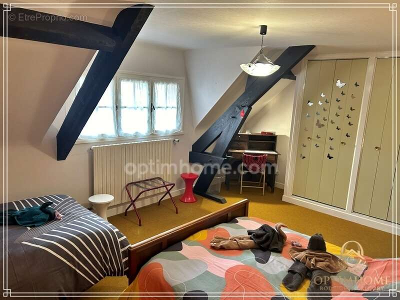 Une maison familiale où chaque espace raconte une histoire - A vendre 6 pièces LANNEMEZAN (65) - photo 3