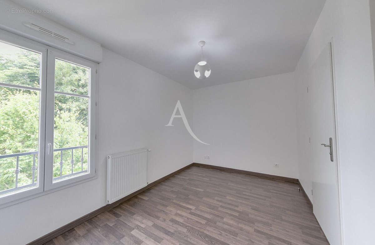 Appartement à OZOIR-LA-FERRIERE