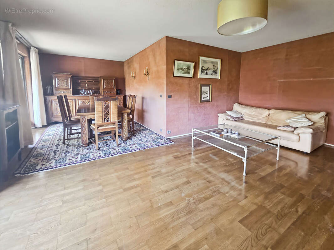 Appartement à VERRIERES-LE-BUISSON