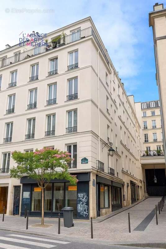 Appartement à PARIS-3E