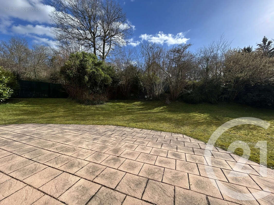 Maison à VULAINES-SUR-SEINE