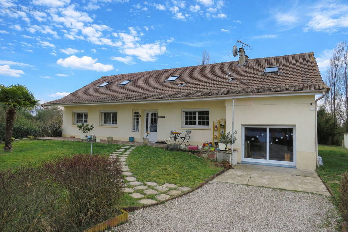 Maison à SAINT-MAURICE-SUR-FESSARD