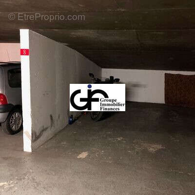 Parking à PARIS-16E